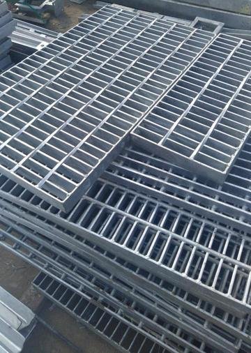 Platform Grating