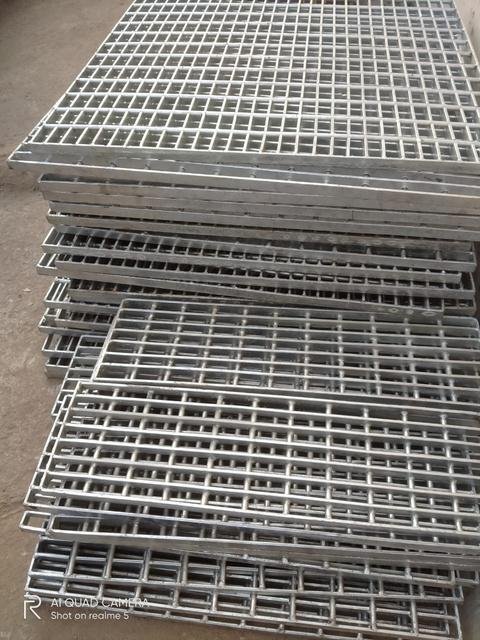Platform Grating